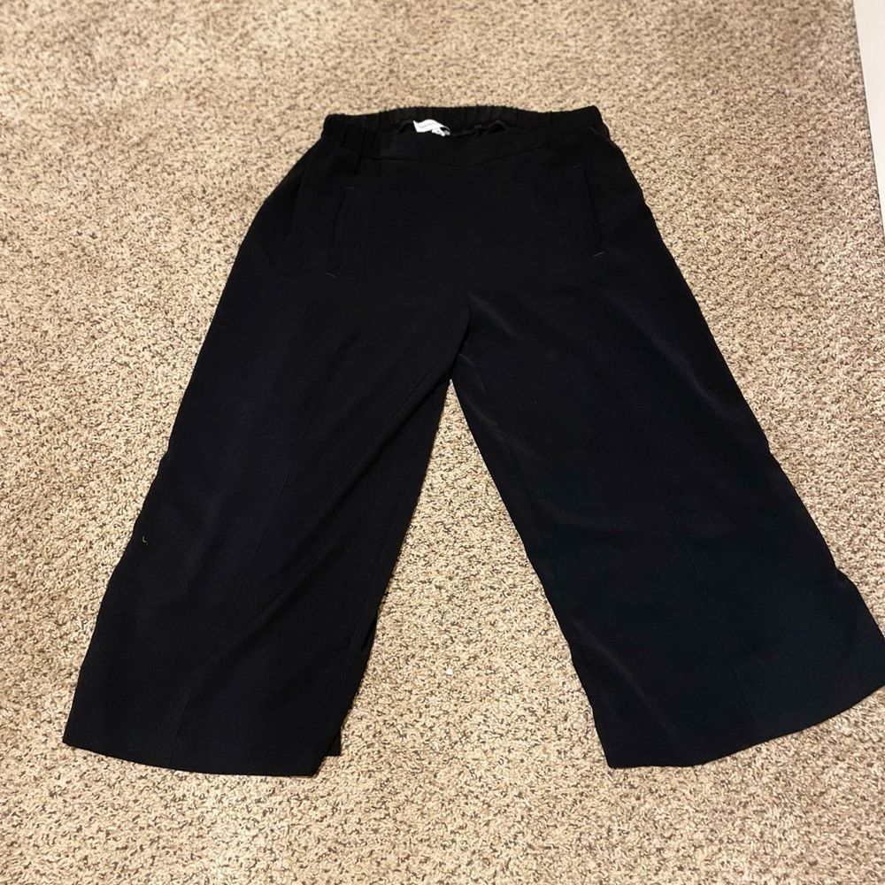 Size 8‎ black cropped pant